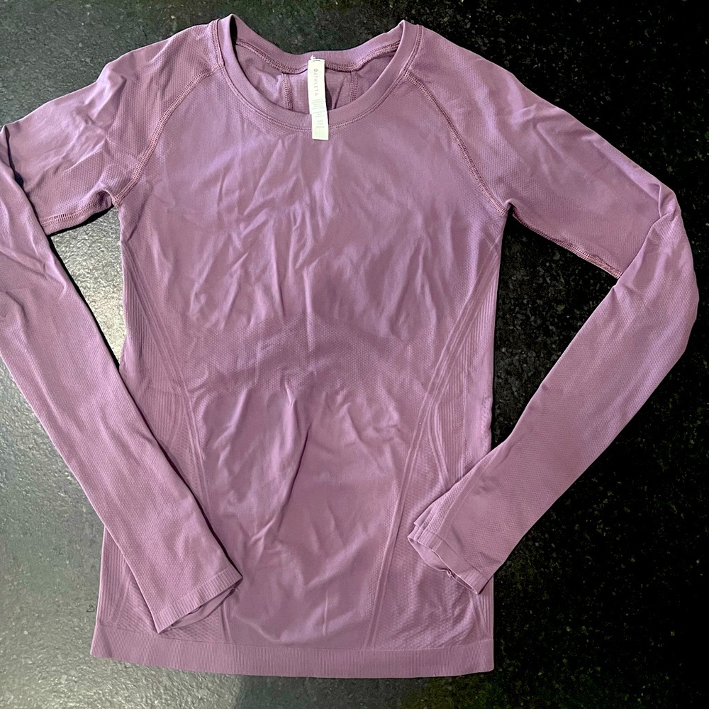 Athleta Momentum long sleeve fitted running top xxs light plum w/ thumb holes